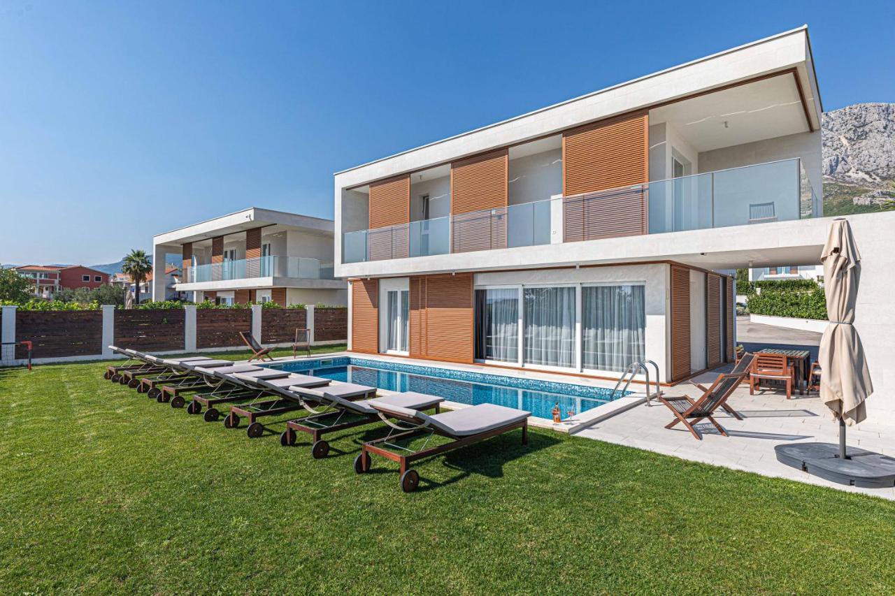 Luxury Sheley With Private Heated Pool-split Vila Kaštela