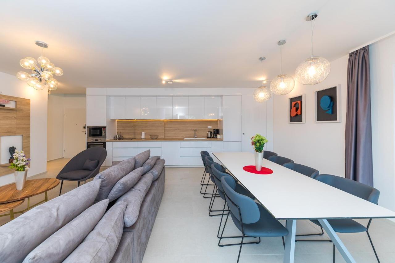 Luxury Sheley With Private Heated Pool-split *