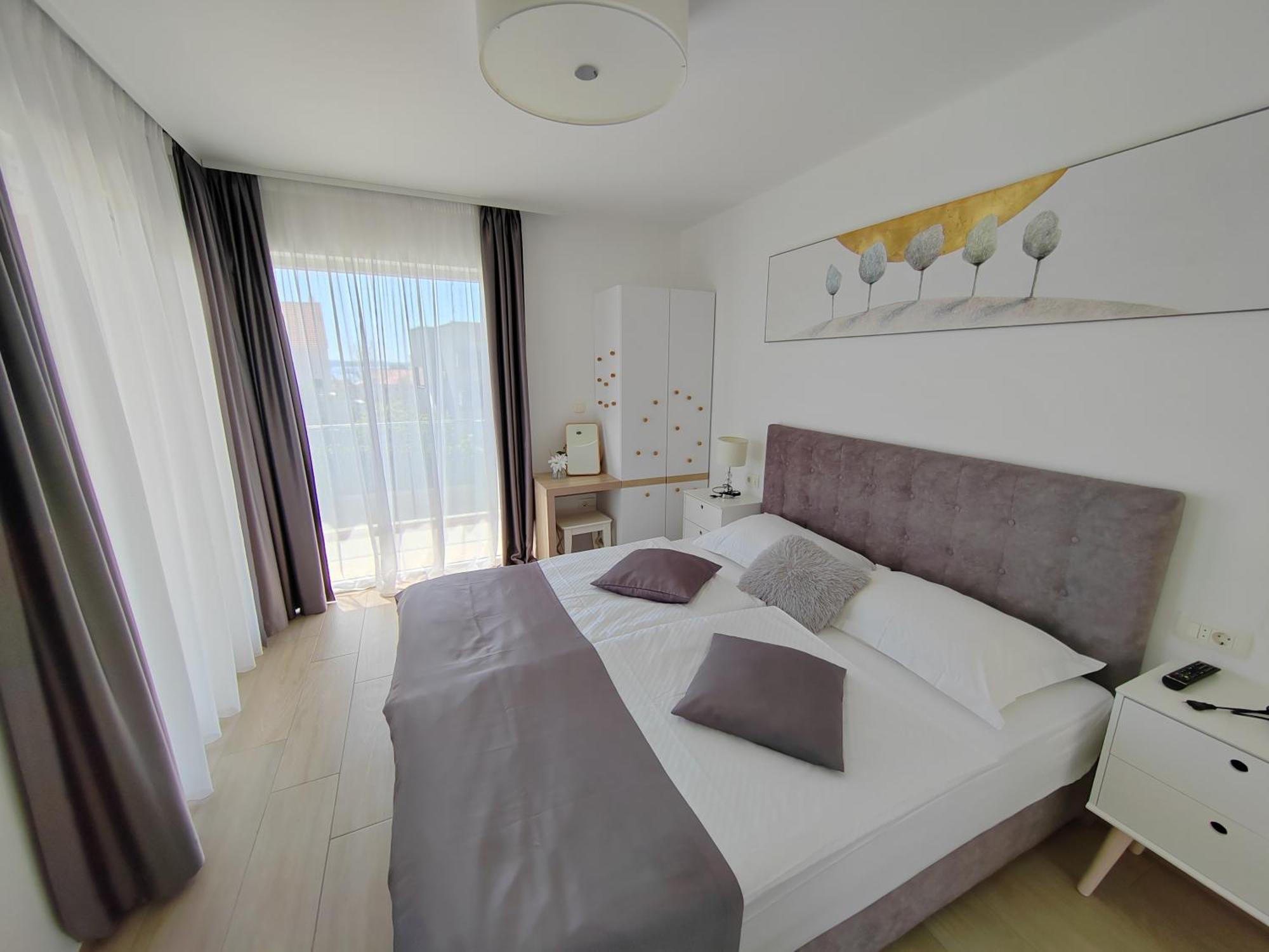 Luxury Sheley With Private Heated Pool-split *